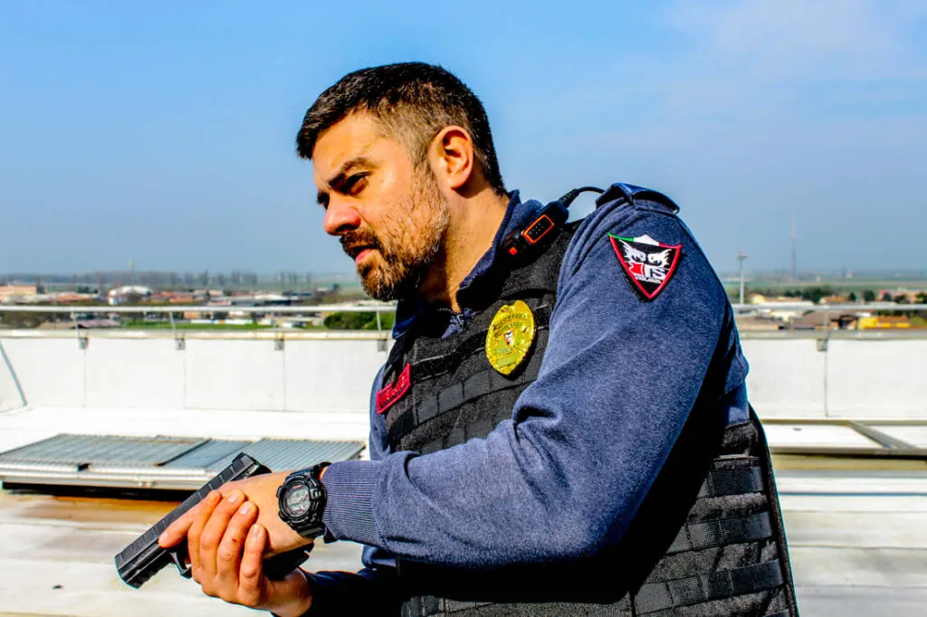 Operatore Top Secret in servizio di vigilanza